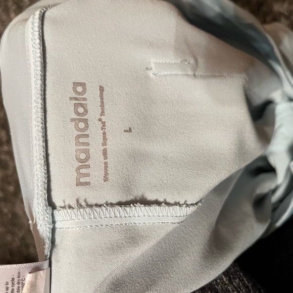 MANDALA SCRUB PANT SIZE LARGE WORN ONCE TOO BIG FOR ME color is glacier blue - Picture 2 of 2